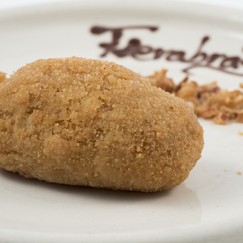 CROQUETA DE CARRILLERA AL VERMUT DE BARRIL